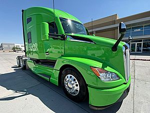 2023 Kenworth T680 - Sleeper Truck