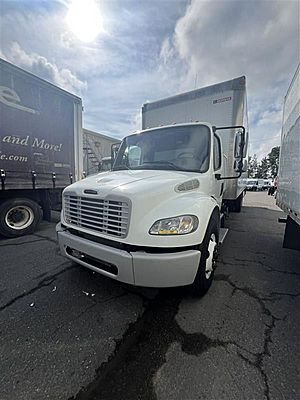 2018 Freightliner M2 106 - Box Van