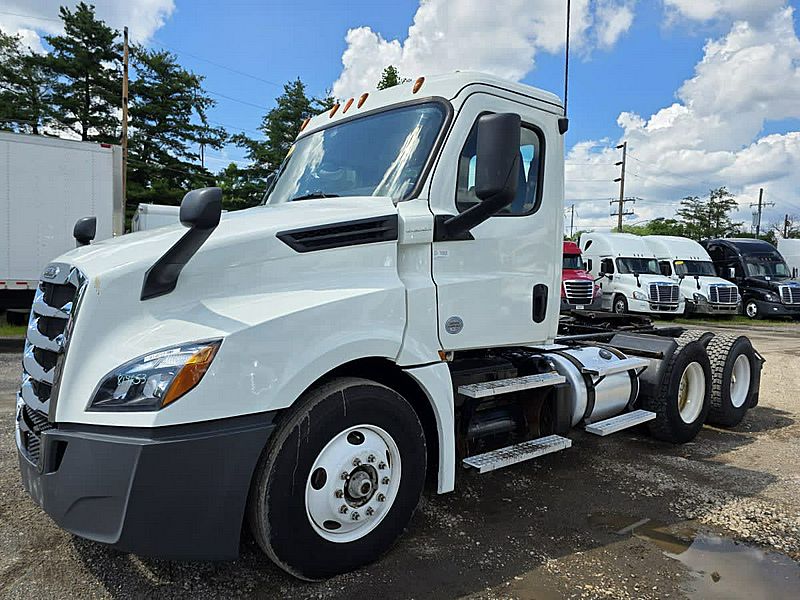 2018 Freightliner NEW CASCADIA PX12664
