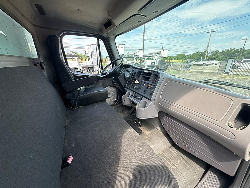 2013 Freightliner M2