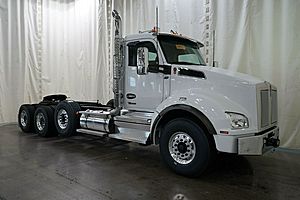2026 Kenworth T880 - Day Cab