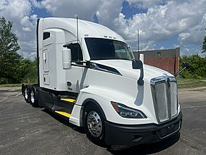 2022 Kenworth T680 - Sleeper Truck