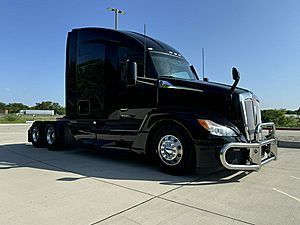 2022 Kenworth T680 - Sleeper Truck