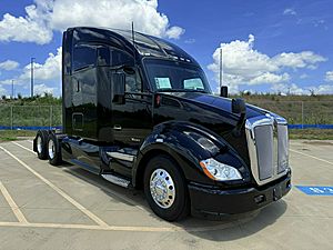 2022 Kenworth T680 - Sleeper Truck