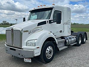 2017 Kenworth T880 - Sleeper Truck