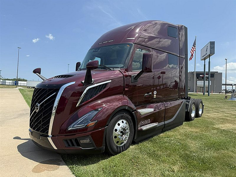 2026 Volvo VNL 860