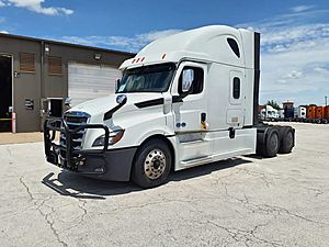 2020 Freightliner Cascadia - Sleeper Truck