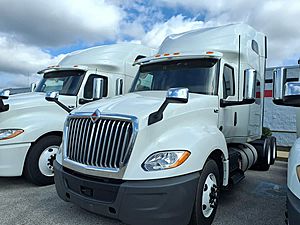 2019 International LT625 - Sleeper Truck