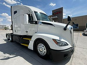 2022 Kenworth T680 - Sleeper Truck