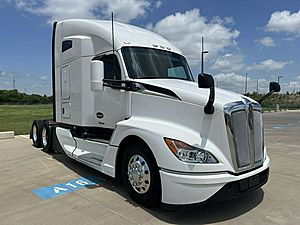 2022 Kenworth T680 - Sleeper Truck
