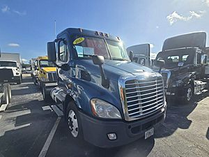 2017 Freightliner Cascadia 113 - Day Cab