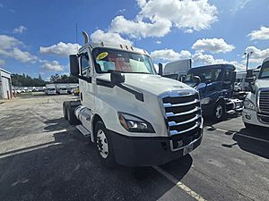 2020 Freightliner Cascadia - Day Cab