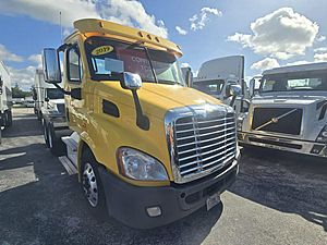 2019 Freightliner Cascadia 113 - Day Cab
