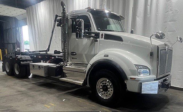 2026 Kenworth T880