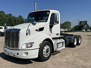 2022 Peterbilt 579 - Day Cab