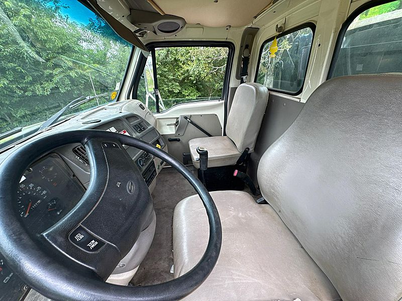 2001 STERLING TRUCK L8500 series