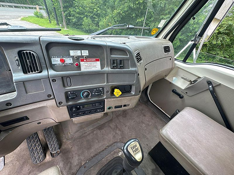 2001 STERLING TRUCK L8500 series