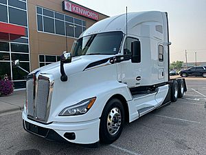 2023 Kenworth T680 - Sleeper Truck