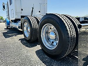 2009 Peterbilt 389 - Sleeper Truck