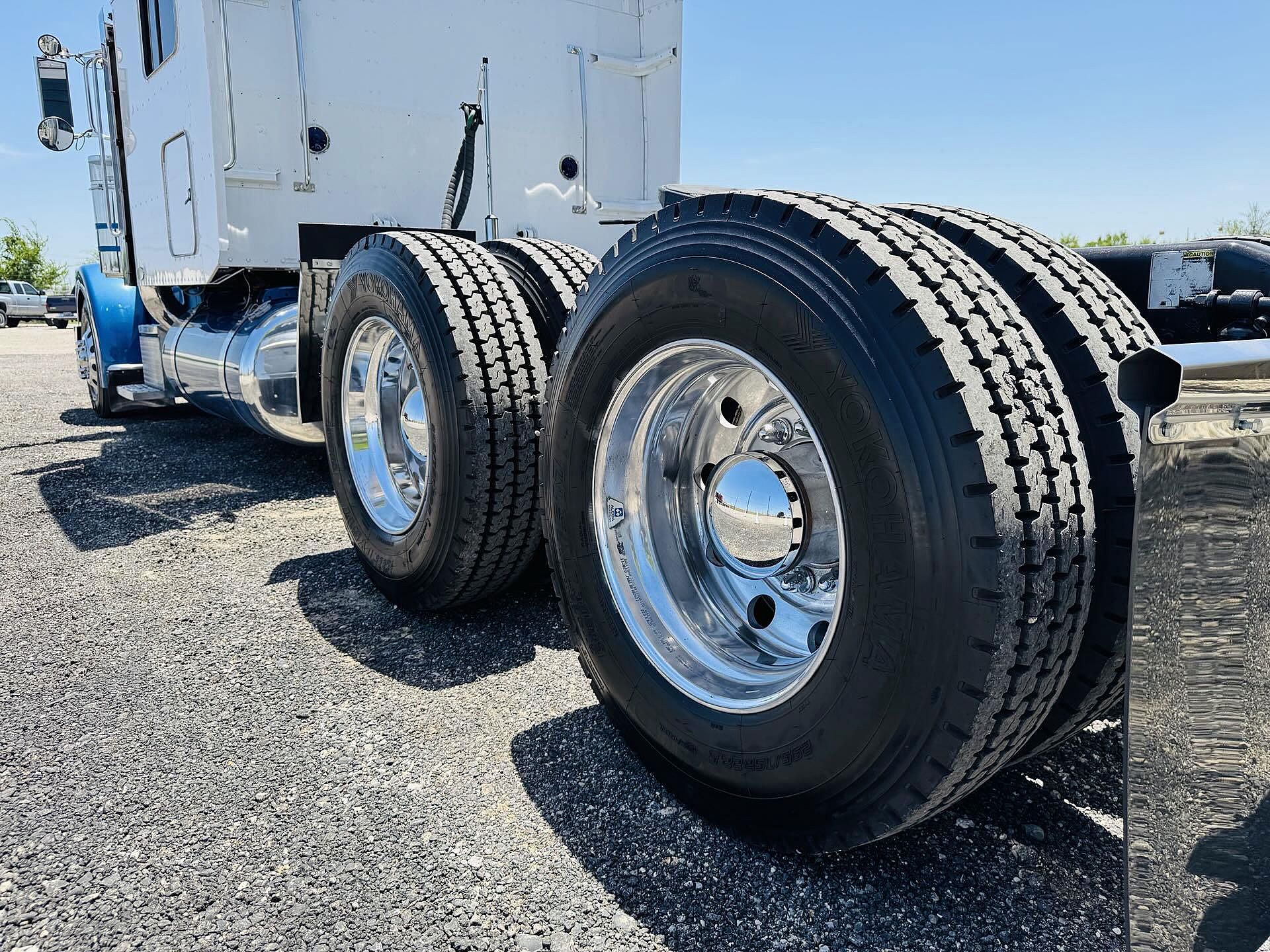 2009 Peterbilt 389 For Sale | Mid Roof Sleeper | #CSA3737