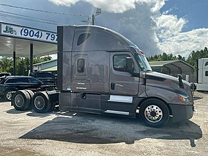 2019 Freightliner Cascadia - Sleeper Truck