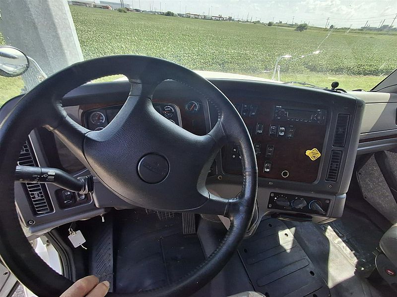 2015 Freightliner M2 112