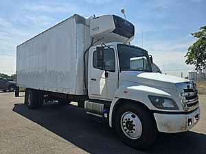 2017 Hino 338 - Box Truck