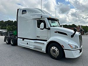 2023 Peterbilt 579 - Sleeper Truck