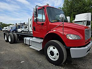2018 Freightliner M2 106 - Day Cab