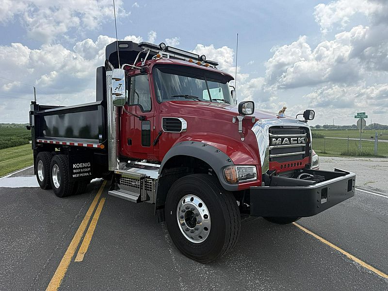 2026 Mack GR64F