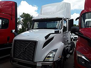 2019 Volvo VNL64T-300 - Day Cab