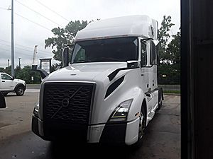 2019 Volvo VNL64T-760