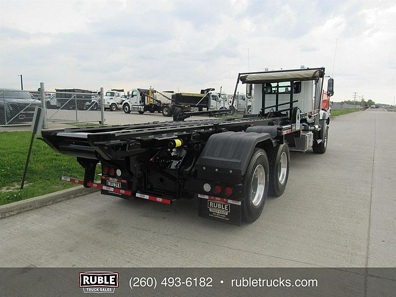 2026 Mack GR64B