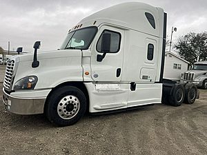 2019 Freightliner Cascadia 125 - Sleeper Truck