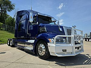 2022 Western Star 5700XE - Sleeper Truck