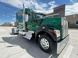 2021 Kenworth W990 - Sleeper Truck