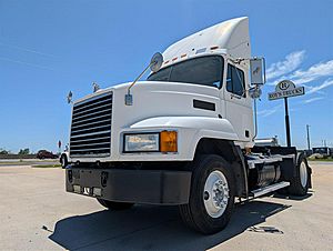 2001 Mack Pinnacle CH612 - Day Cab