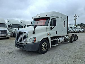 2019 Freightliner Cascadia 125 - Sleeper Truck