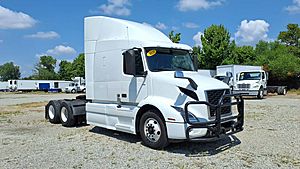 2020 Volvo VNR64T-640 - Sleeper Truck