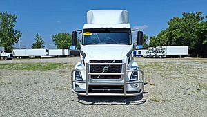 2020 Volvo VNR64T-640 - Sleeper Truck