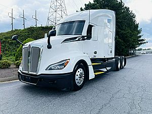 2022 Kenworth T680 - Sleeper Truck