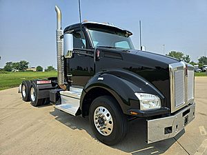 2023 Kenworth T880 - Day Cab