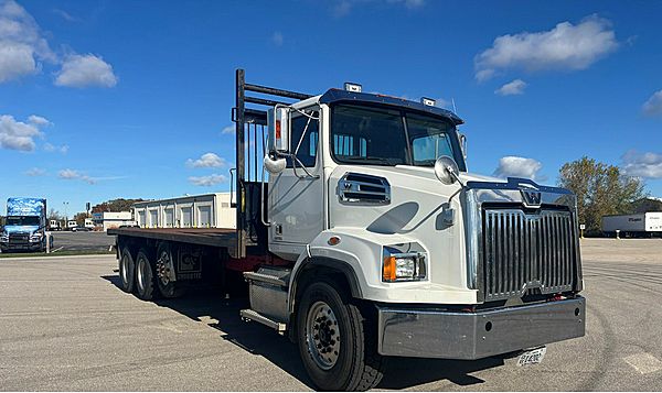 2015 Western Star 4700SB - Cab & Chassis