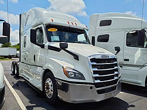 2020 Freightliner Cascadia - Sleeper Truck