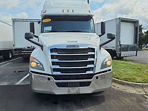 2020 Freightliner Cascadia - Sleeper Truck