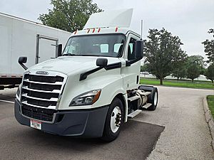 2020 Freightliner Cascadia - Day Cab