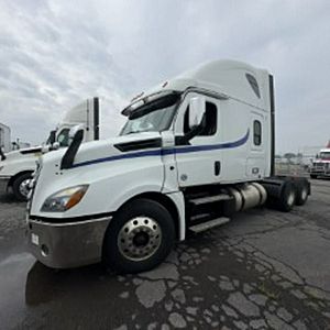 2020 Freightliner Cascadia - Sleeper Truck