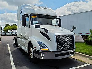 2019 Volvo VNL64T-760 - Sleeper Truck