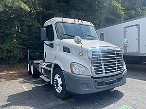 2018 Freightliner CASCADIA PX11364ST - Day Cab