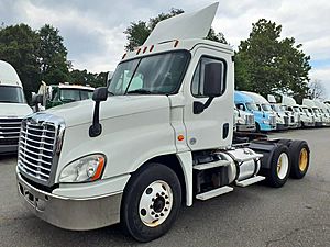 2018 Freightliner Cascadia 125 - Day Cab